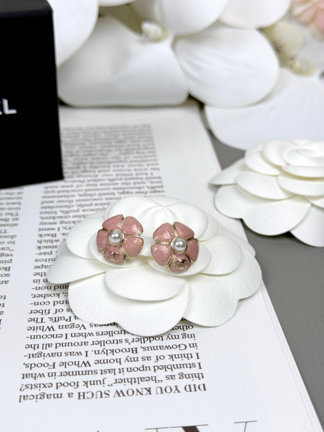 [Stars Jewelry]26C Pink Camellia Pearl Enamel Stud Earrings